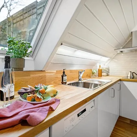 아파트 Near Sentrum For Up To 8 People *