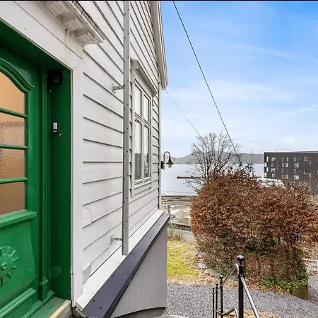 Near Sentrum For Up To 8 People Bergen